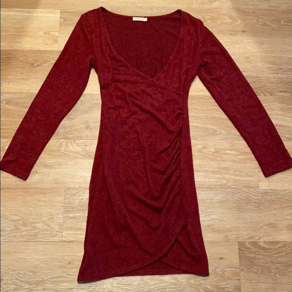 Long sleeved red dress
